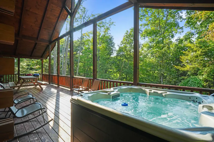 13042 E Buck Run Road, Rockbridge, OH 43149 - Image #3