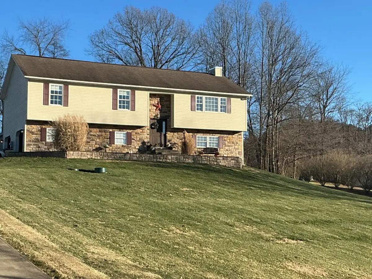 7034 Eaglepoint Drive, Nashport, OH 43830 - #1