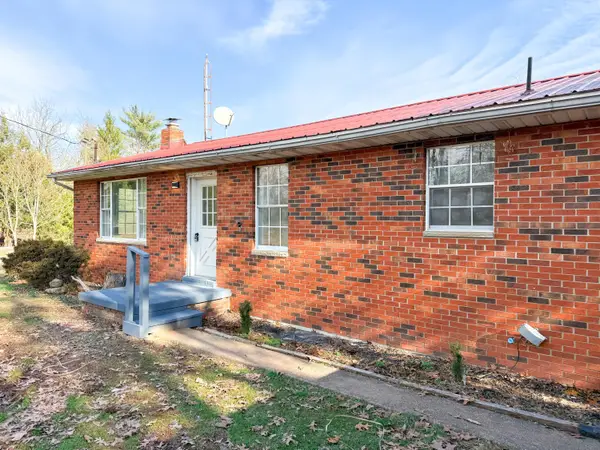 254 Riggenbach Hill Road, Marietta, OH 45750