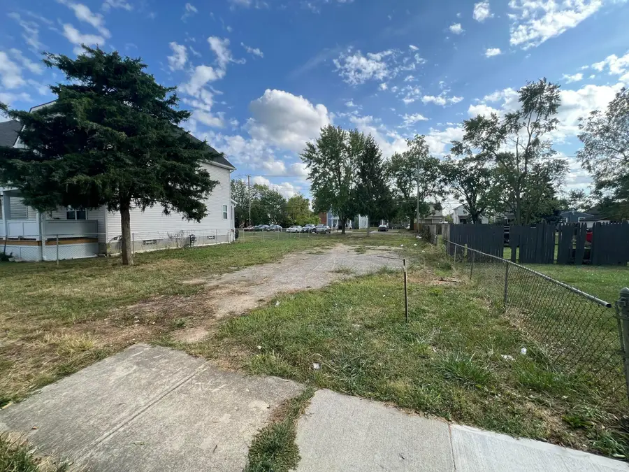 957 E 12th Avenue, Columbus, OH 43211 - Image #2