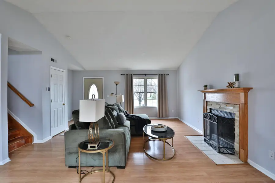 2145 Kingscreek Court, Grove City, OH 43123 - Image #2