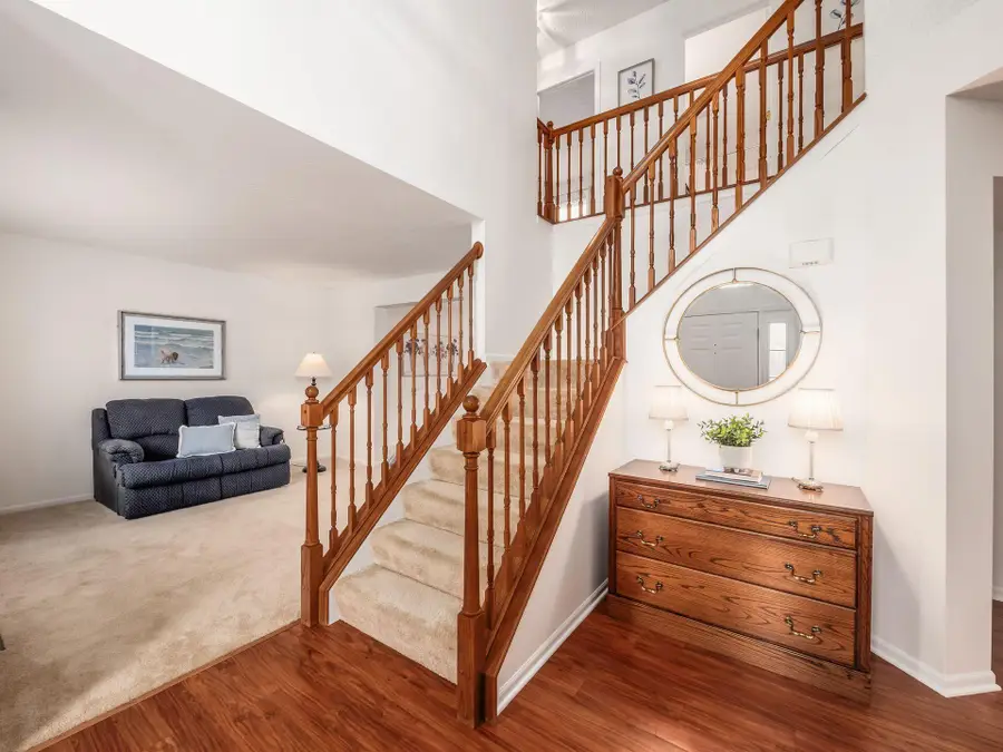 2126 Mayflower Circle, Grove City, OH 43123 - Image #2