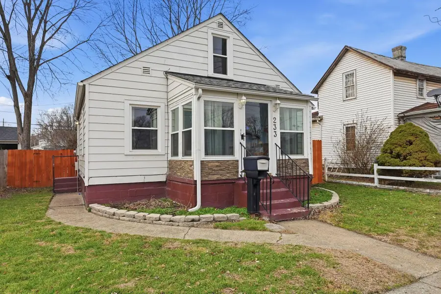 233 N Pierce Avenue, Lancaster, OH 43130 - Image #2