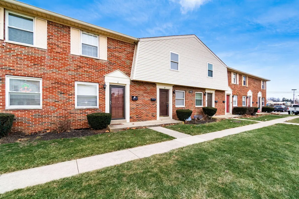 5762 W Pine Tree Street W, Columbus, OH 43229 - Image #1
