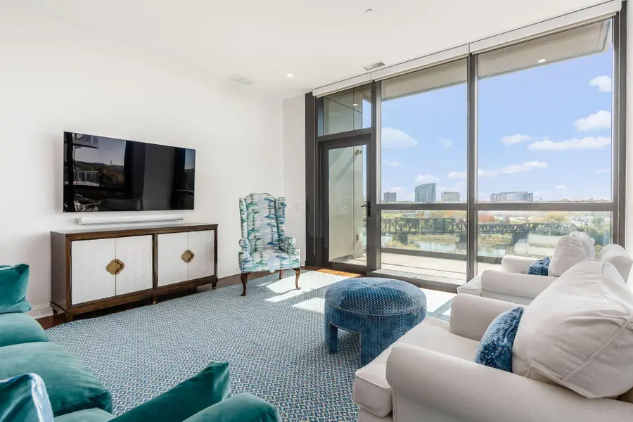 250 W Spring Street, Columbus, OH 43215 - #2