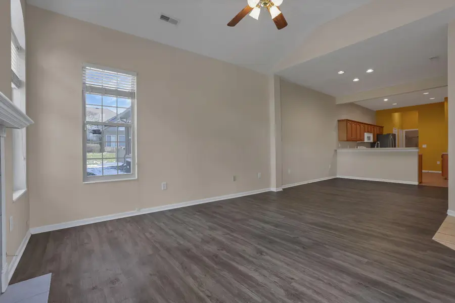 2135 William T Circle, Lancaster, OH 43130 - Image #2