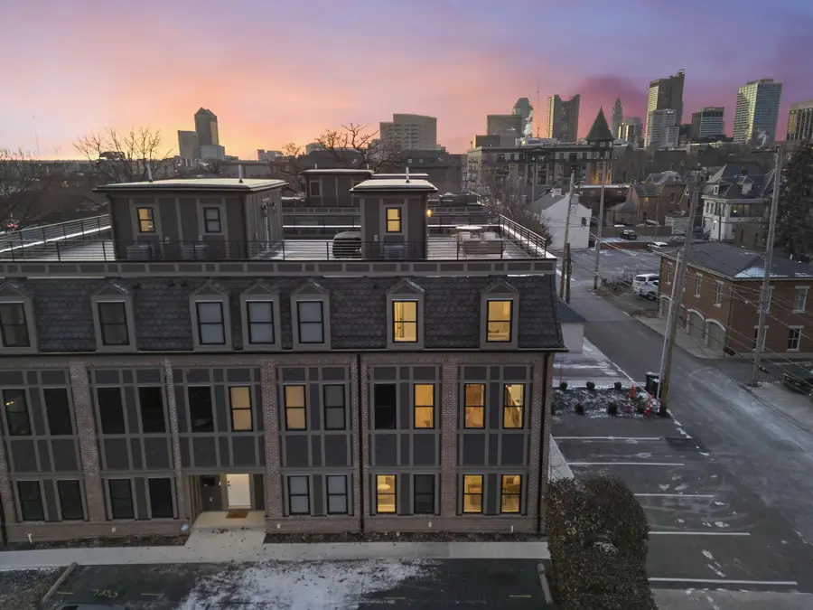 581 E Walnut Street, Columbus, OH 43215 - Image #2