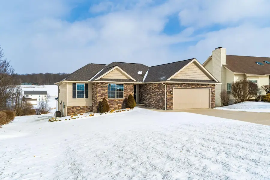 992 Country Club Drive, Howard, OH 43028 - Image #3