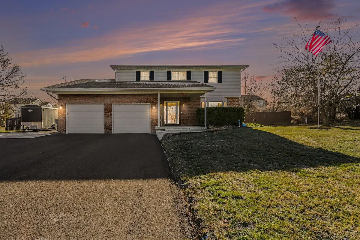 2277 Hills Wood Drive, Grove City, OH 43123 - Image #1