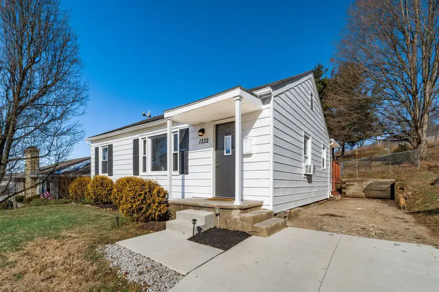 1332 N Columbus Street, Lancaster, OH 43130 - #3