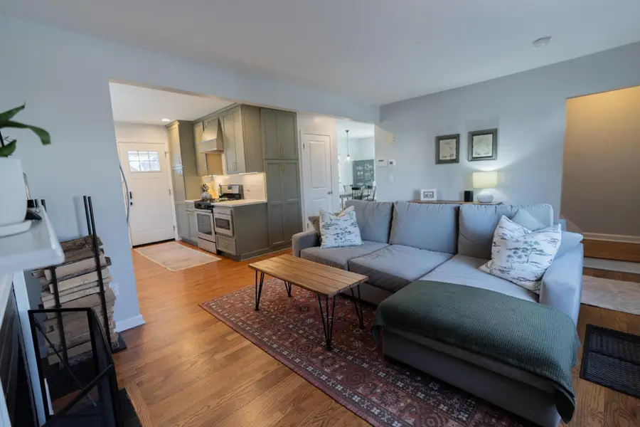 876 Thomas Road, Columbus, OH 43212 - Image #2