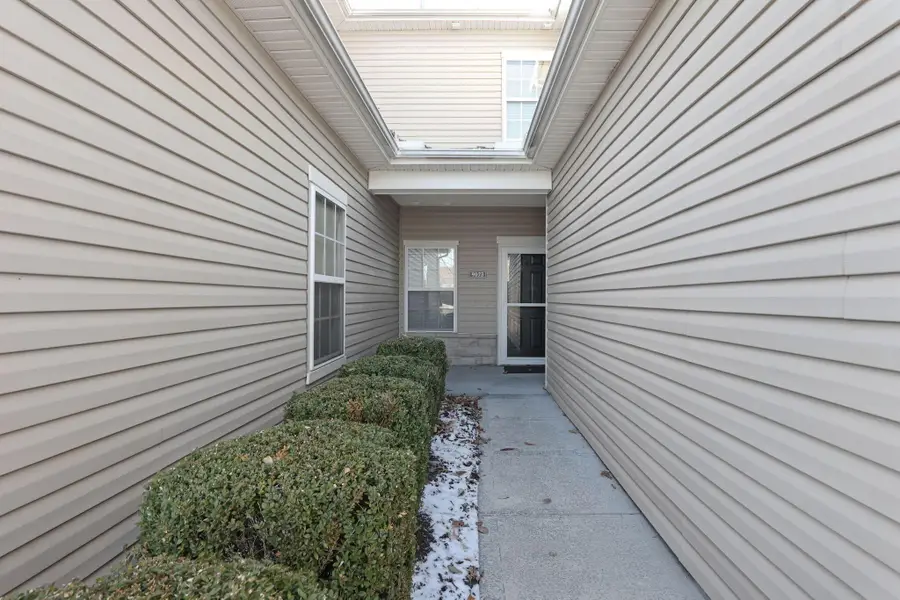9073 Polaris Lakes Drive, Columbus, OH 43240 - Image #2