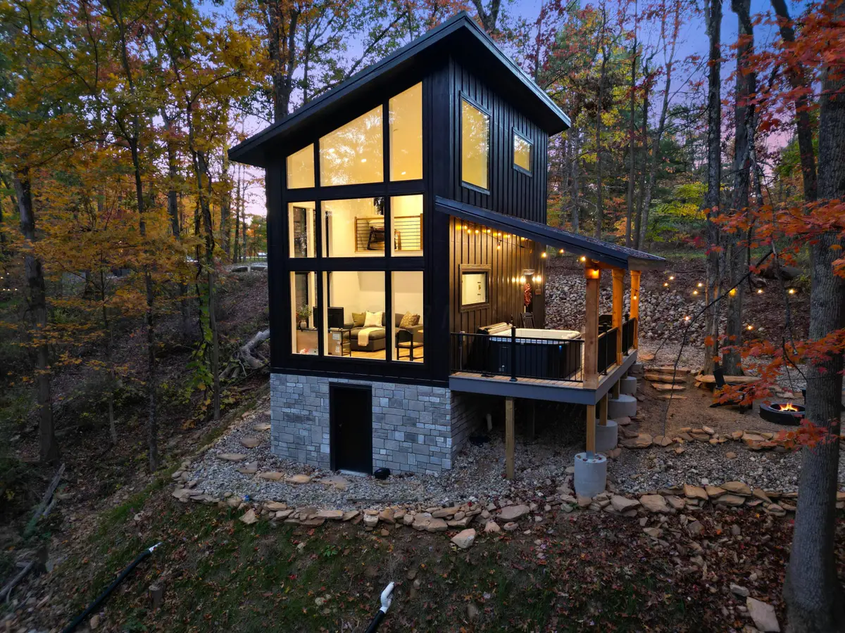 20389 Thompson Ridge Road, Laurelville, OH 43135 - Image #1