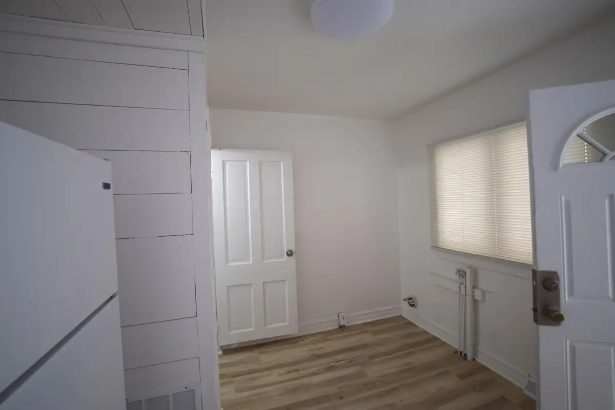 1127 Wheeling Avenue, Zanesville, OH 43701 - #1