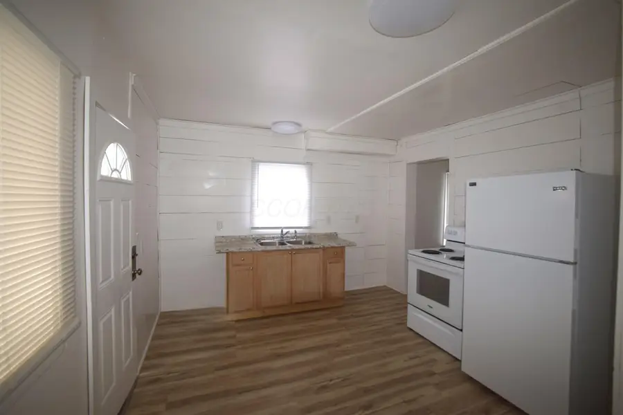 1127 Wheeling Avenue, Zanesville, OH 43701 - #2