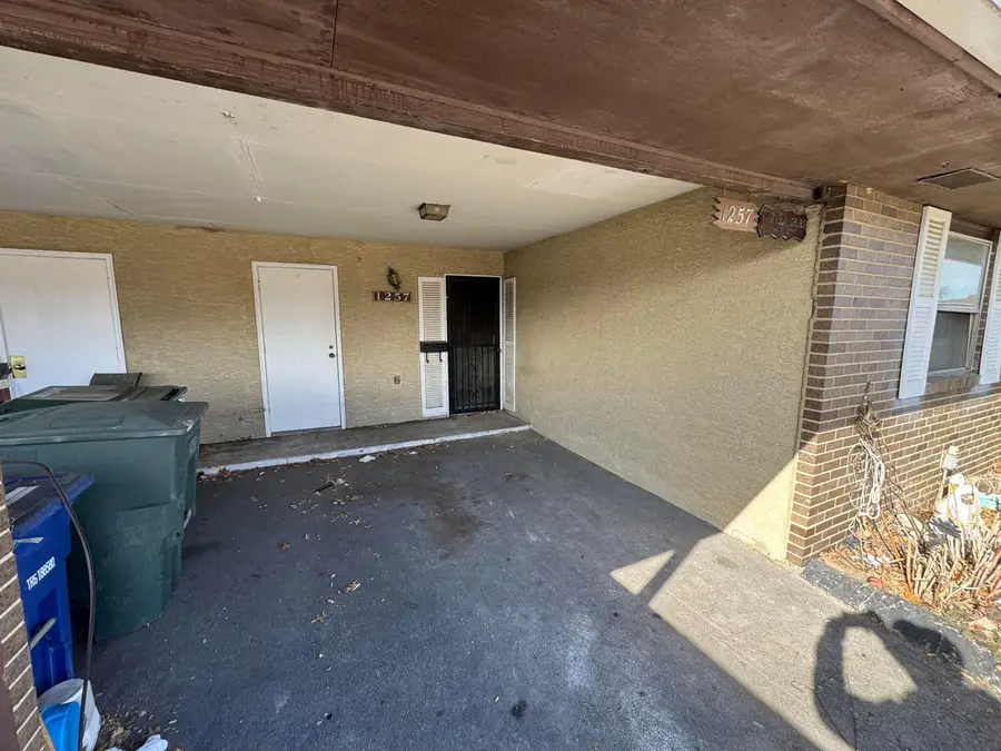 1257 Woodbrook Circle W, Columbus, OH 43223 - Image #2