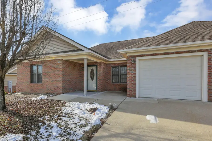 135 Carlin Drive, Logan, OH 43138 - Image #2