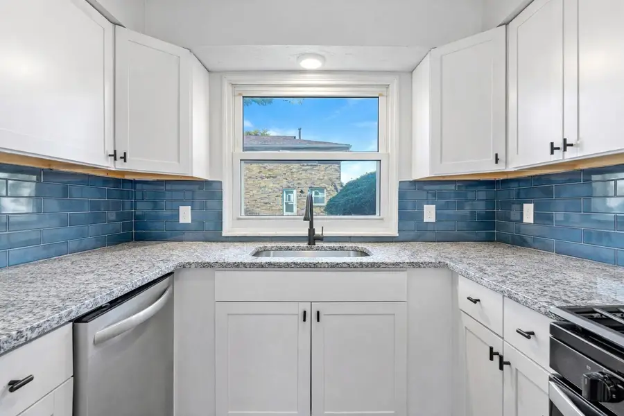 2375 Woodbrook Circle N, Columbus, OH 43223 - Image #3