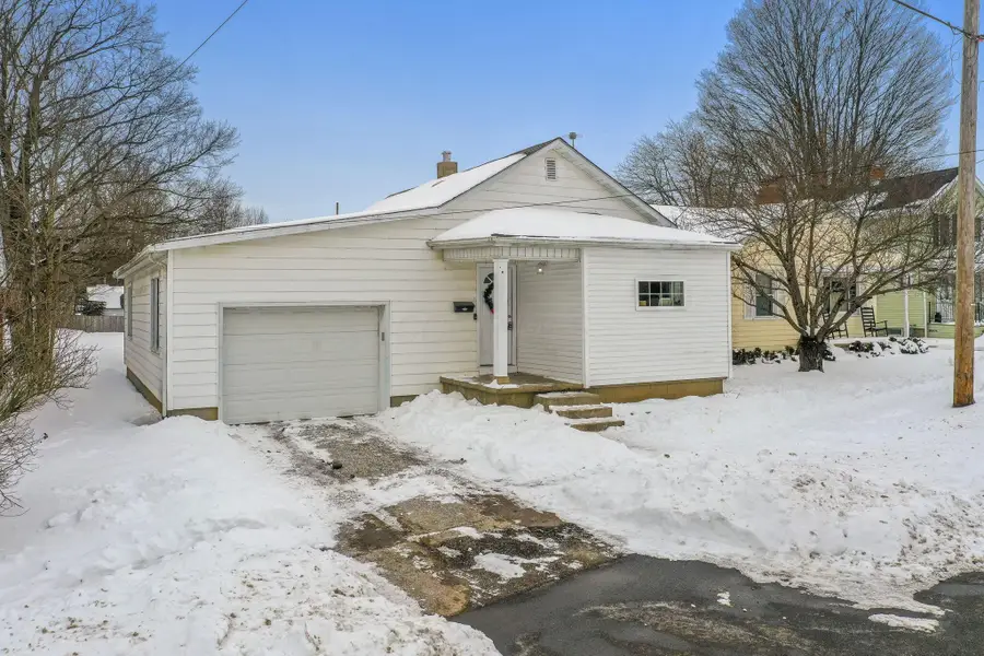 727 W Washington Street, Baltimore, OH 43105 - #3