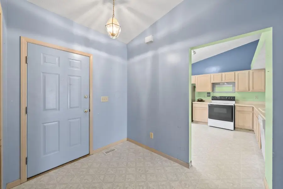 544 Tourmaline Drive, Blacklick, OH 43004 - Image #3