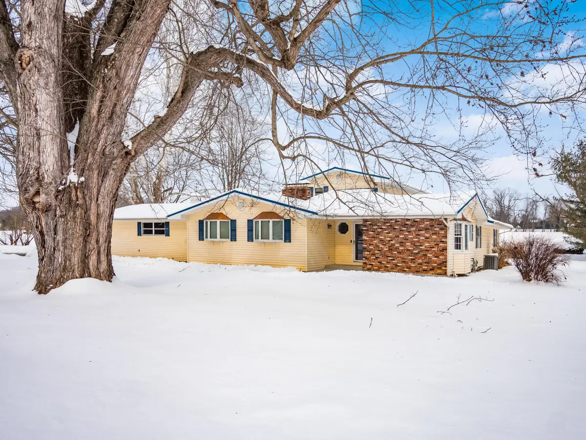 3010 S River Road, Zanesville, OH 43701 - #1