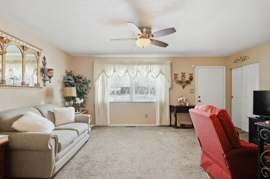 670 Hillsdale Drive, West Jefferson, OH 43162 - Image #3