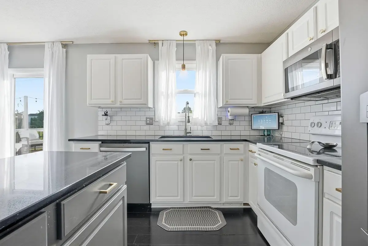 1534 Geranium Drive, Lewis Center, OH 43035 - Image #1