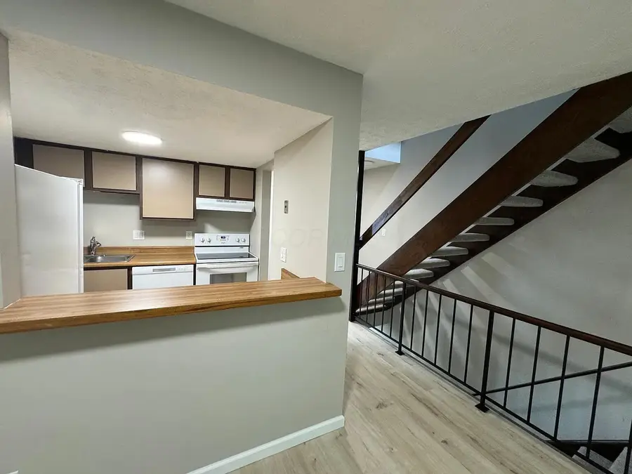 2814 Stonehenge Drive, Columbus, OH 43224 - Image #3