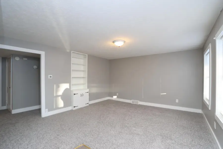 211 N Mcelroy Road, Mansfield, OH 44905 - Image #2