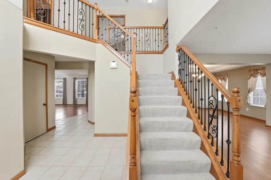 5660 Newington Drive, Hilliard, OH 43026 - Image #2