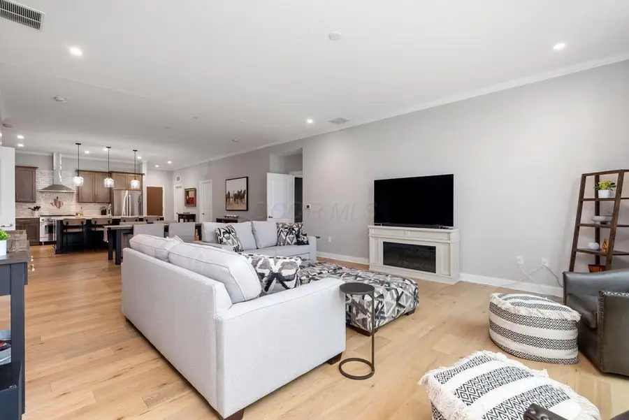 225 John H Mcconnell Boulevard, Columbus, OH 43215 - Image #3