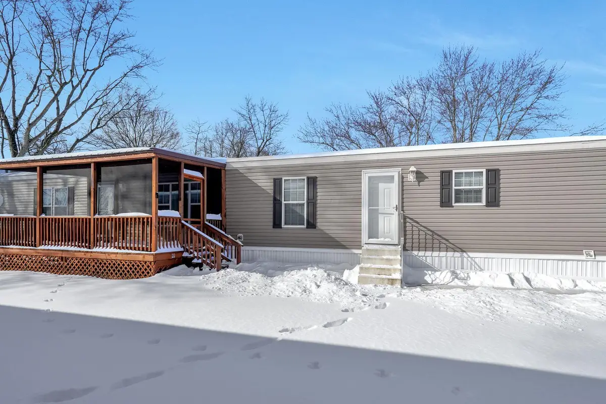 22 Skyline Drive, Ashville, OH 43103 - Image #1