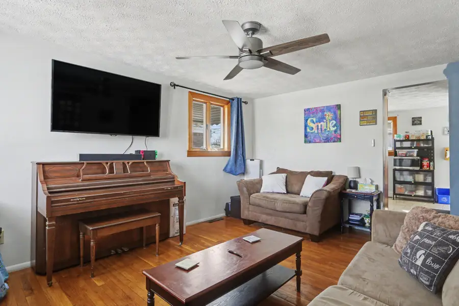 3977 Sexton Drive, Columbus, OH 43228 - #3