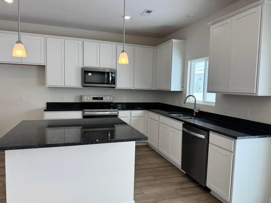 328 Honeysuckle Street, South Bloomfield, OH 43103 - Image #3