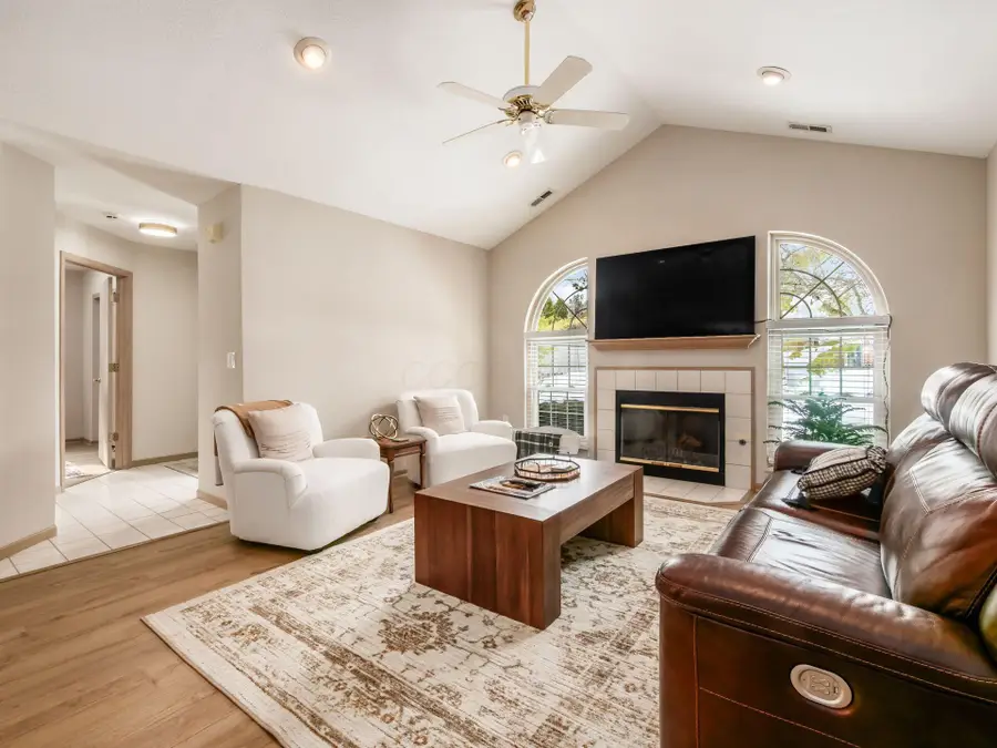 9427 Clermont Circle, Powell, OH 43065 - Image #3