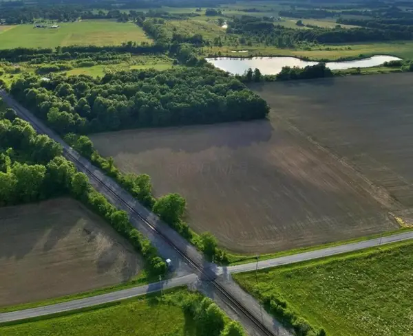 1 Dry Lane Road S, La Rue, OH 43332