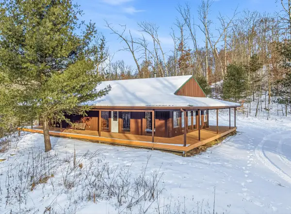 36472 Kern Road, Nelsonville, OH 45764