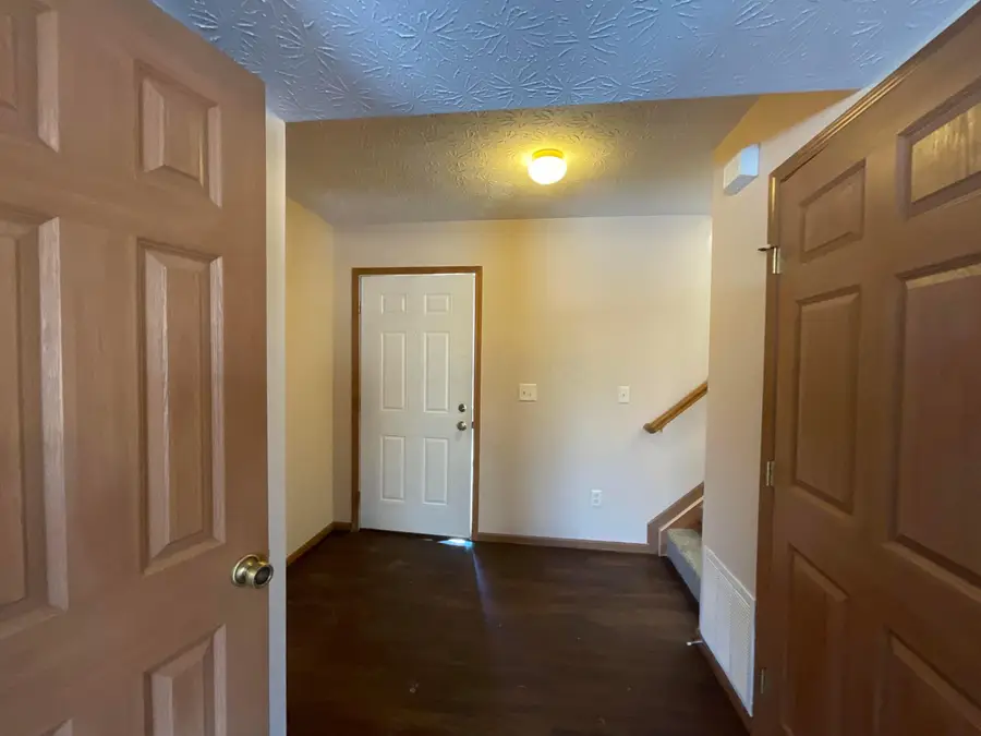 2572 Edencreek Lane, Columbus, OH 43207 - #2