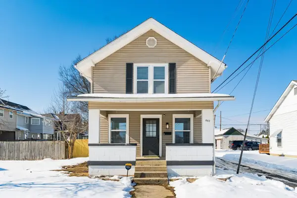 667 Maple Avenue, Newark, OH 43055