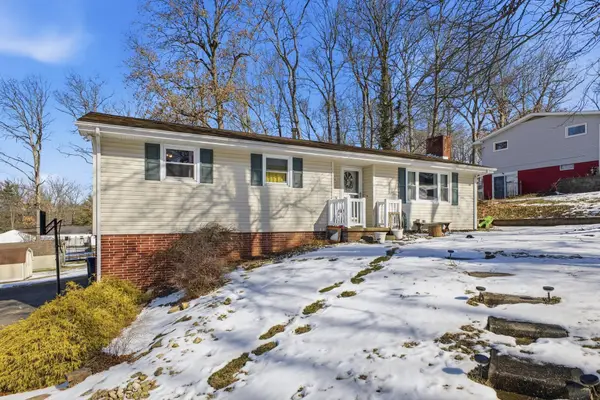 975 Blossom Lane, Zanesville, OH 43701