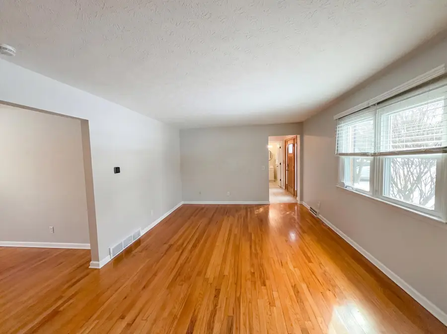 5644 Linworth Road, Columbus, OH 43235 - #2