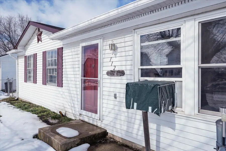 112 E School Street, New Holland, OH 43145 - #3