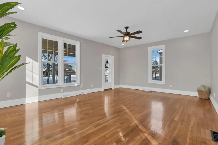 41 E Columbus Street, Thornville, OH 43076 - #3