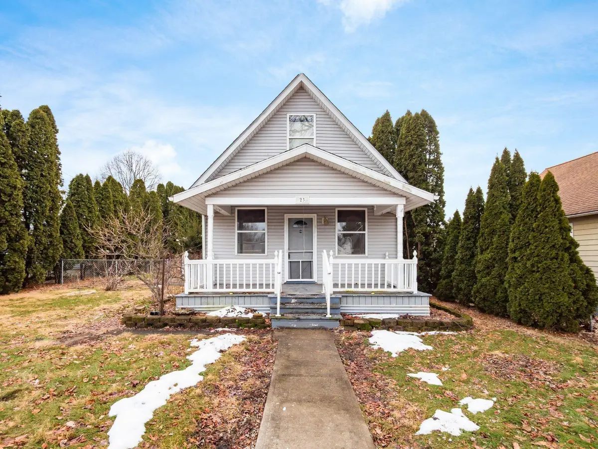 23 E Oak Street, Canal Winchester, OH 43110 - #1