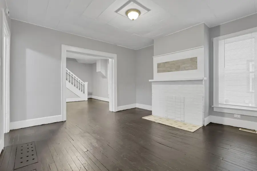 2475 Parkwood Avenue, Columbus, OH 43211 - #3