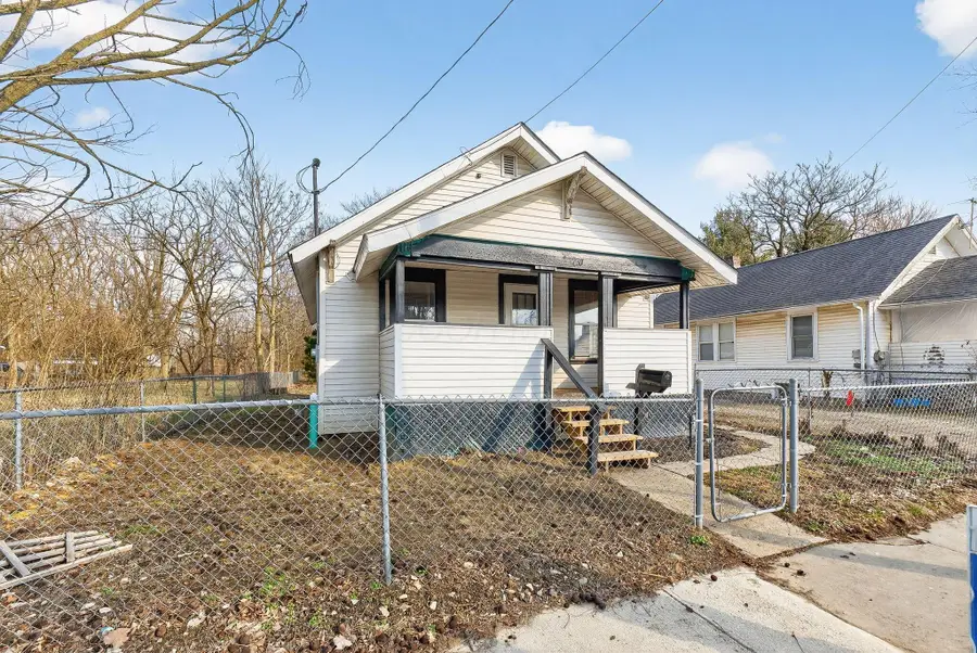 230 Edwards Street, Marion, OH 43302 - #2