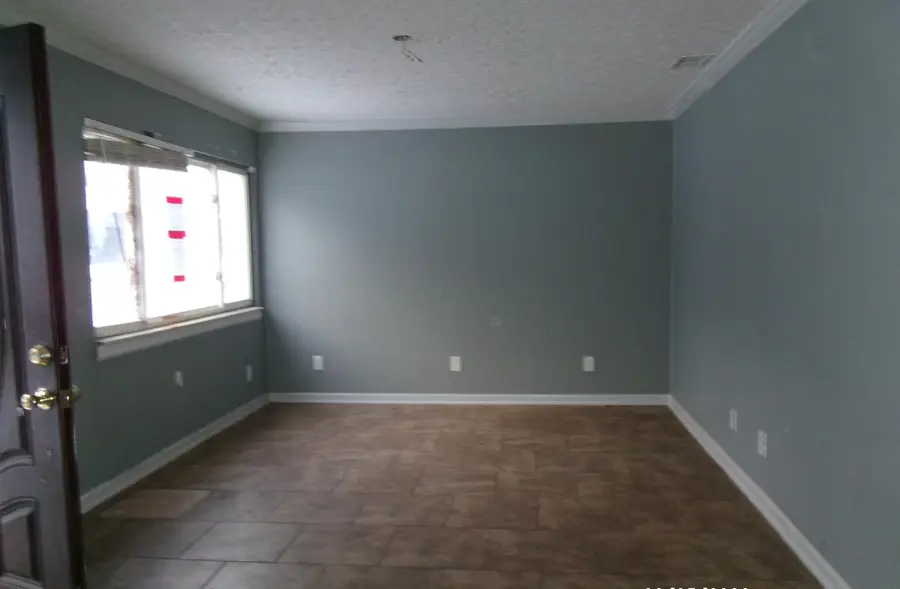 546 Emmit Avenue, Columbus, OH 43228 - #2