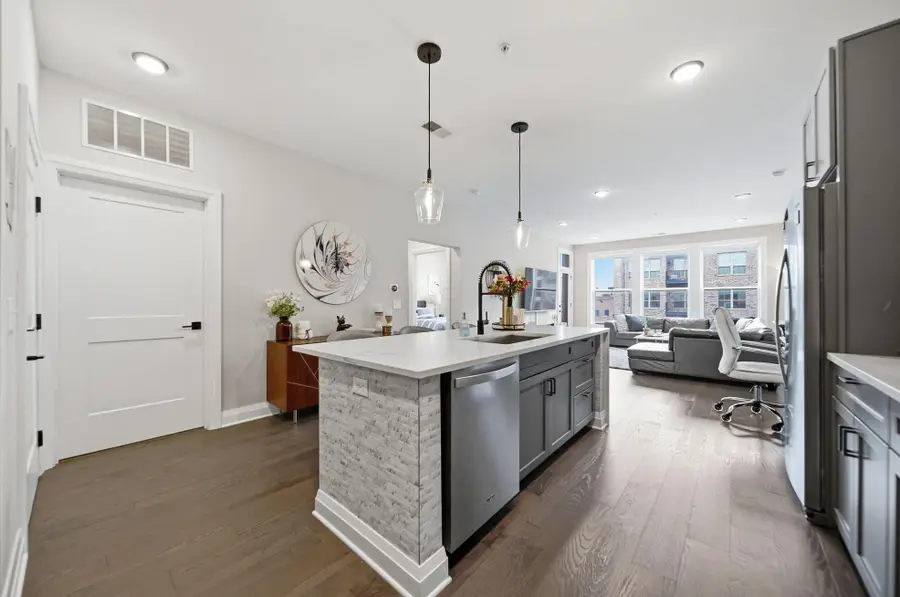 751 N 6th Street, Columbus, OH 43215 - #3