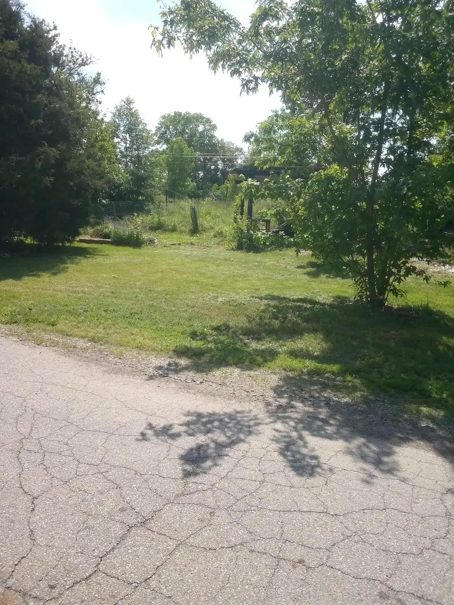 411 Hedges Street, Ashville, OH 43103 - #3