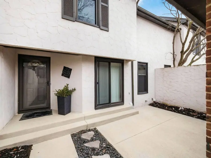 6751 Willow Grove Place E, Dublin, OH 43017 - #2